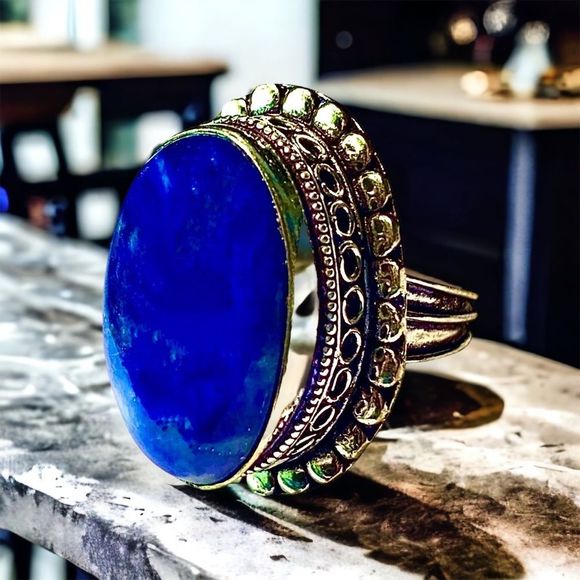 Sodalite Gemstone in a Handcrafted Vintage-Look 925 Stamped Silver Ring (8.25) - Picture 6 of 9